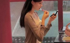 美女洞毛照片_大胆